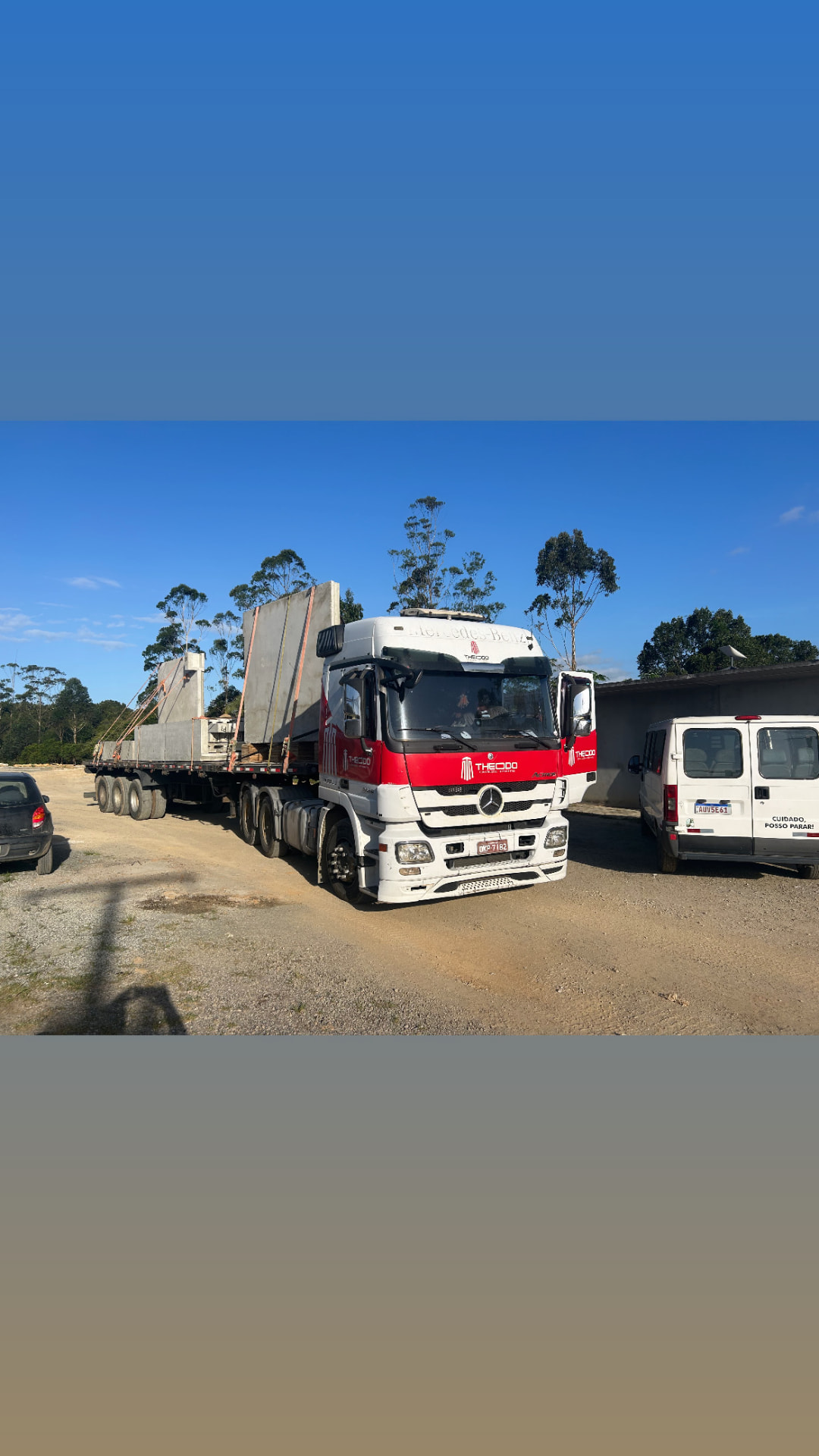 Transporte de peças de concreto pré-fabricado